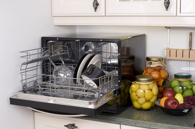 Как выбрать посудомоечную машину которая работает эффективно и экономично - настольная посудомойка